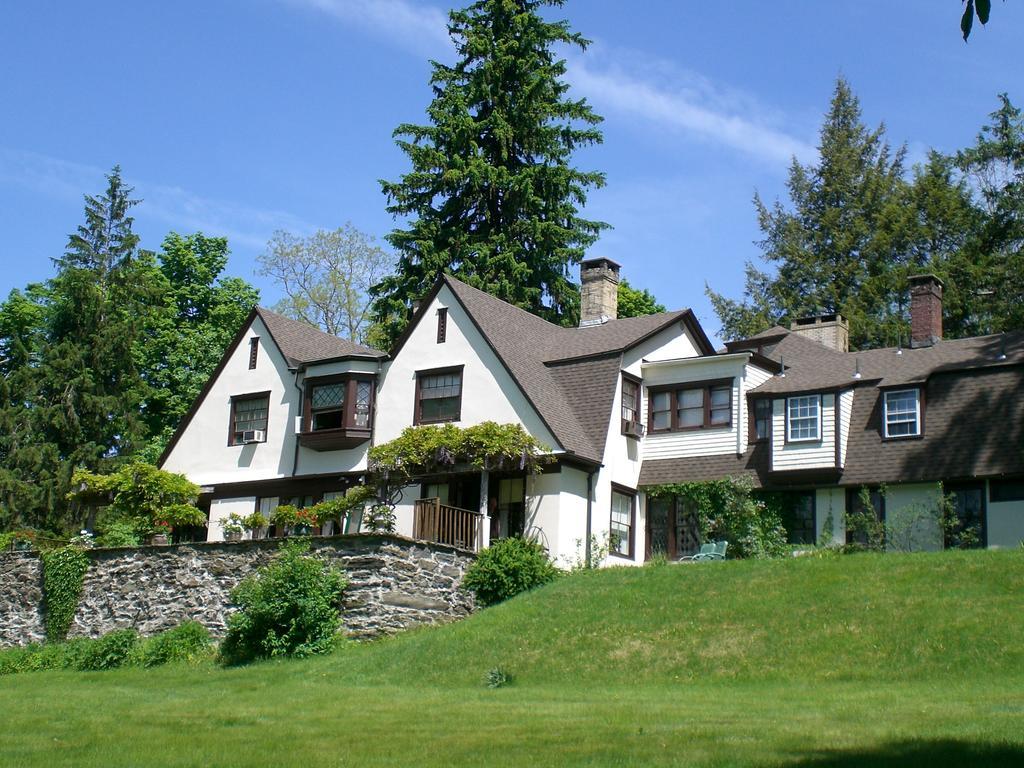 Whistler'S Inn Lenox Eksteriør billede